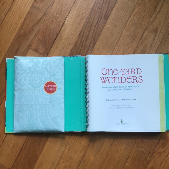 One-Yard Wonders 101 Sewing Projects book with patterns - Picture 3 of 6